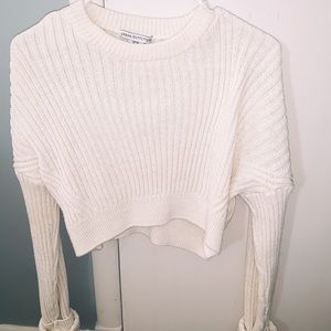 URBAN OUTFITTERS CROPPED SWEATER